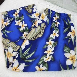 Aloha Hut Hawaii Rayon Floral Capris